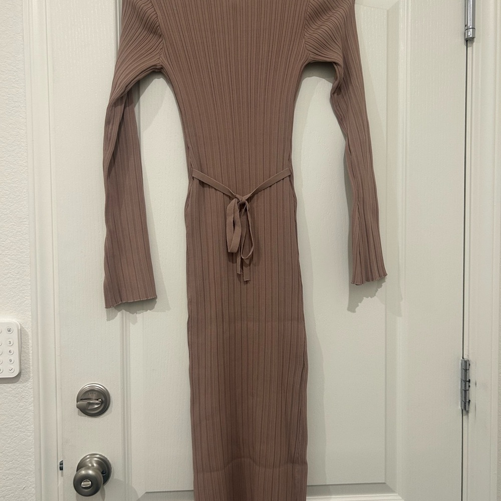 NWOT WAYF Size XS Alexi Beige Long Sleeve Ribbed Belted Midi Body-con Dress $99 - Picture 3 of 5